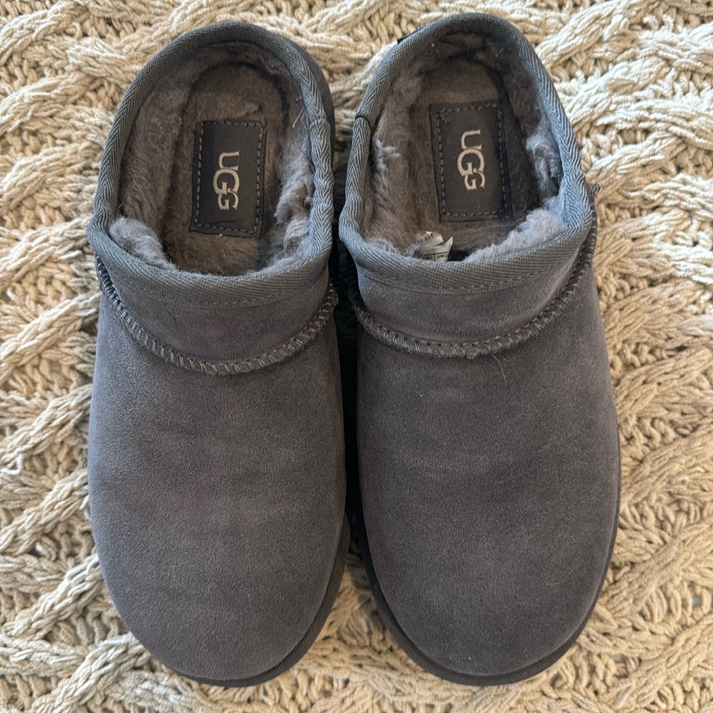 Classic UGG suede slippers in grey